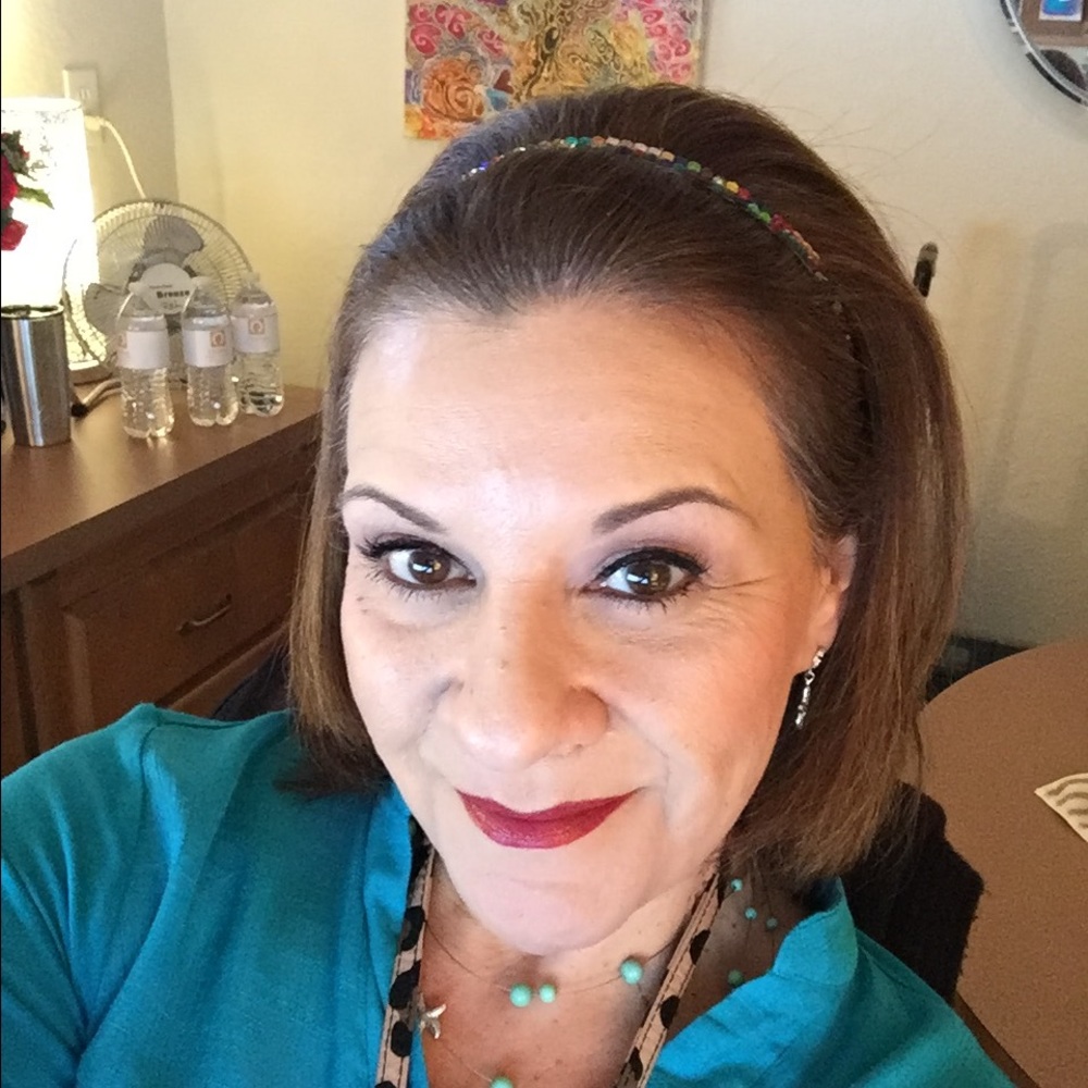 Meet your Posher, Deborah