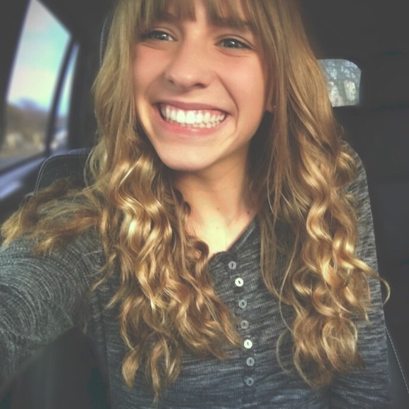 Meet your Posher, Emily - Picture 1 of 1