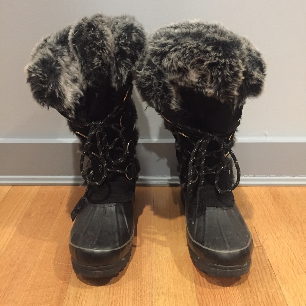Khombu Boots with Faux Fur Inside Size 7