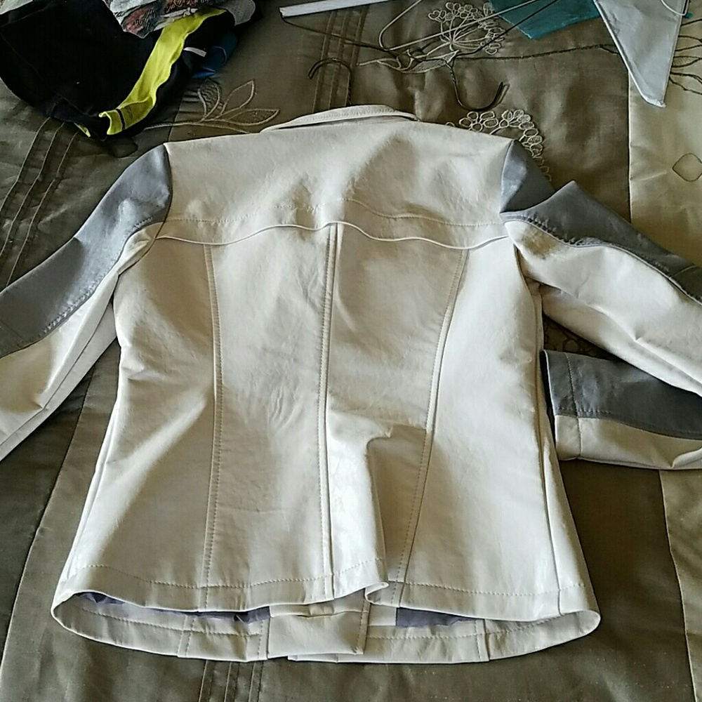 Jacket - Picture 3 of 3