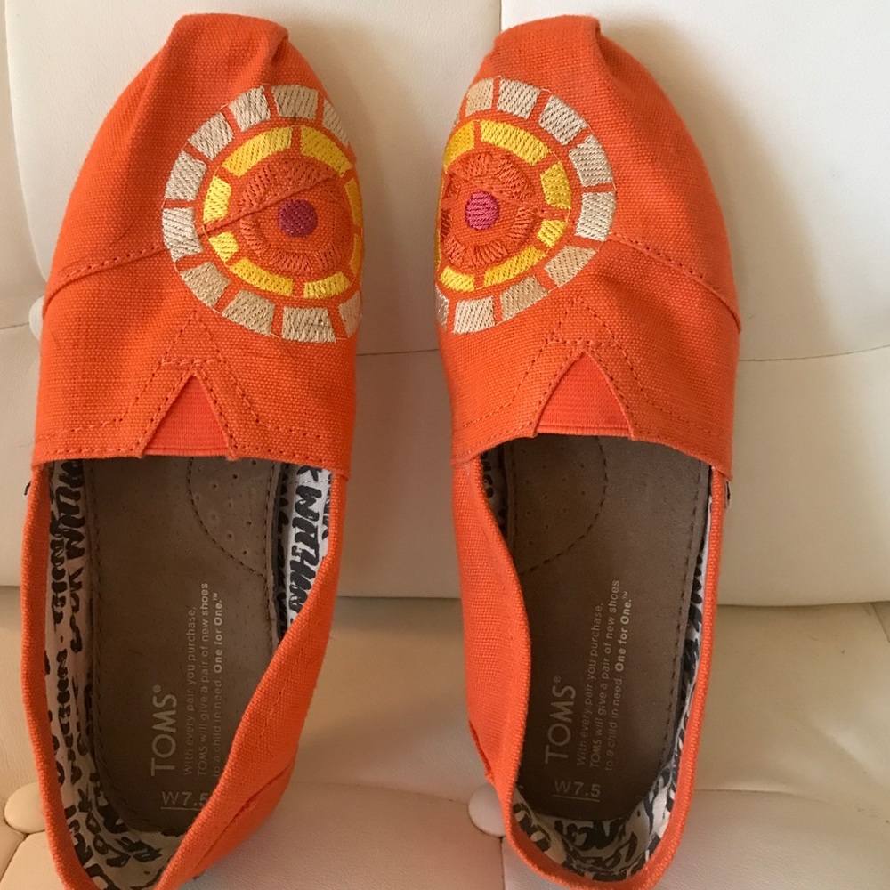 TOMS shoes