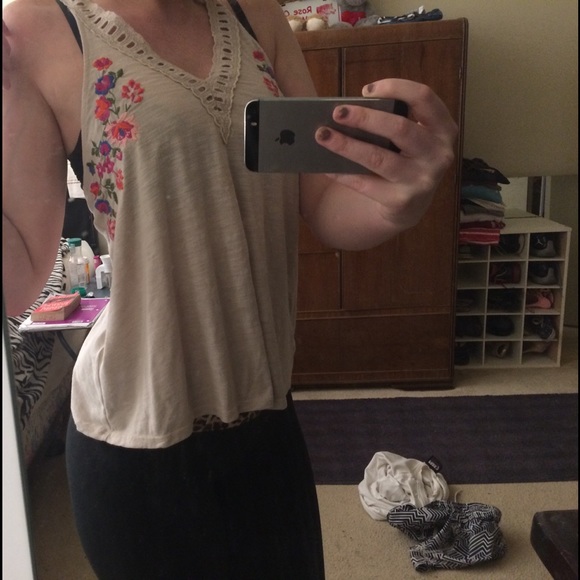 Hollister floral tank - Picture 2 of 4