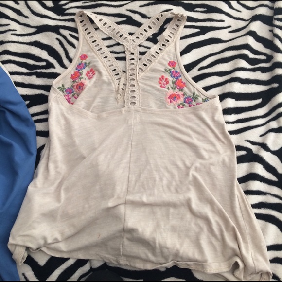 Hollister floral tank - Picture 4 of 4