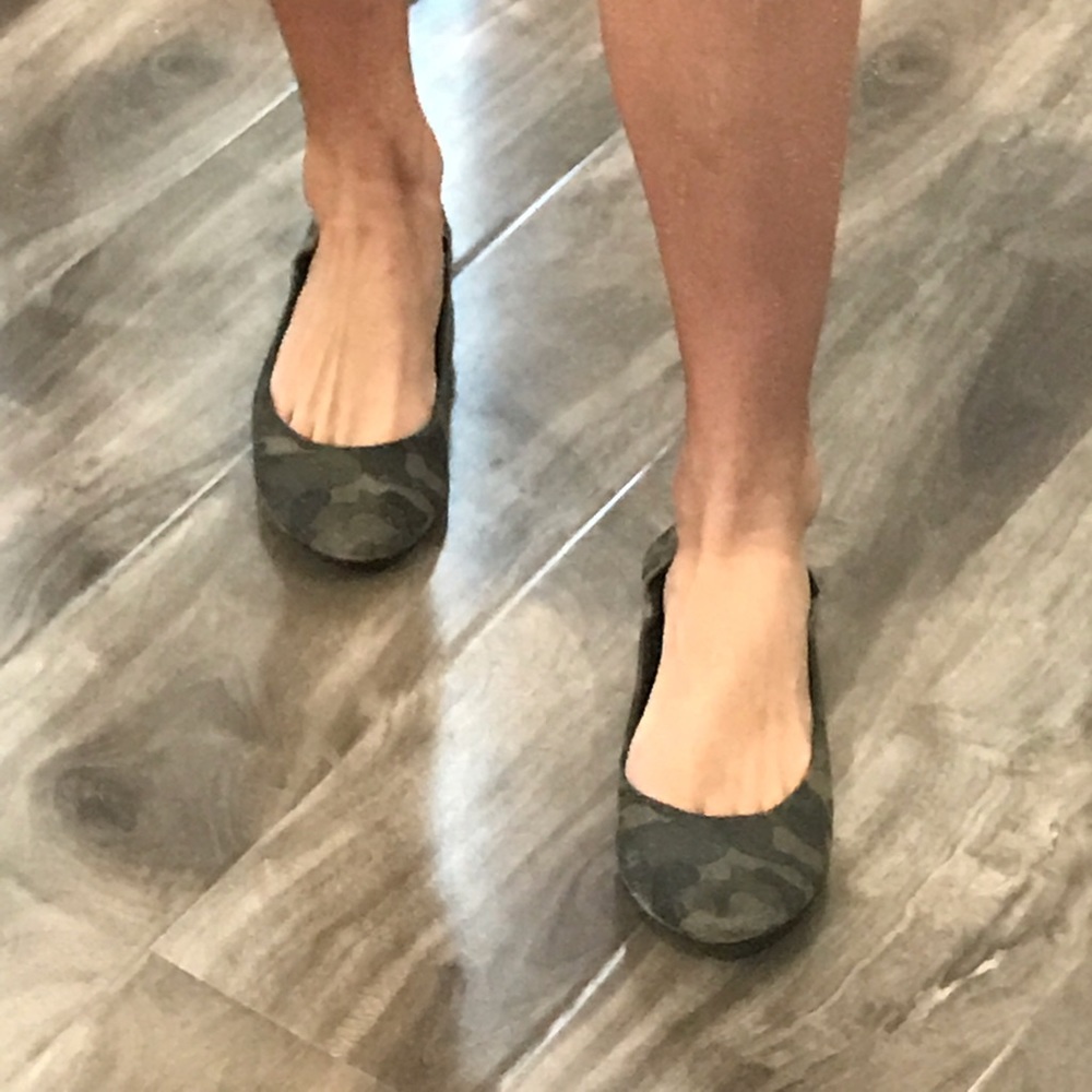 Bcbg camo flats