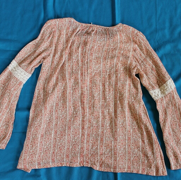 Hollister Tops - Hollister Floral Peasant Blouse Hollister Tops - Hollister Floral Peasant Blouse