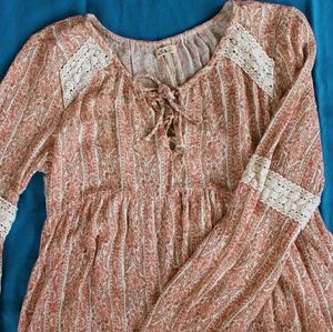 Hollister Tops - Hollister Floral Peasant Blouse Hollister Tops - Hollister Floral Peasant Blouse