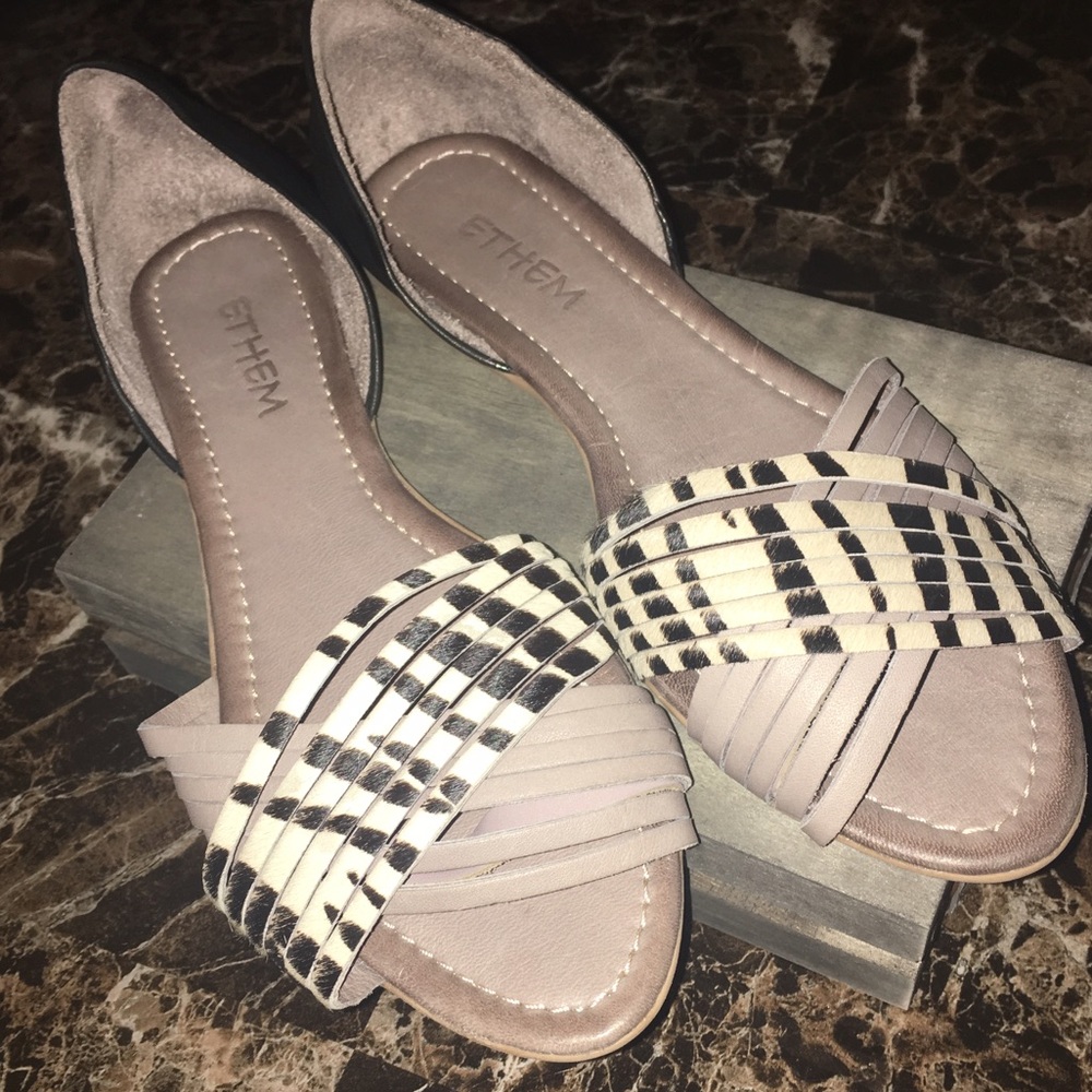 Gorgeous Black and Tan flats