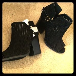 Black short heel with open toe