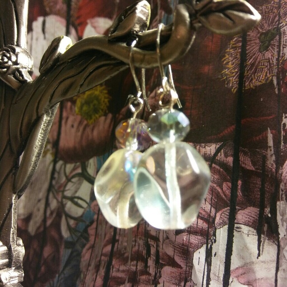 Handmade aurora borealis clear bead dangle - Picture 3 of 4