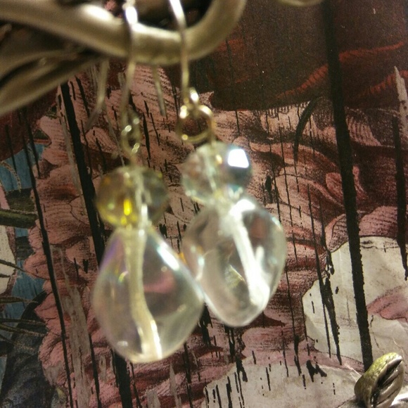Handmade aurora borealis clear bead dangle - Picture 4 of 4
