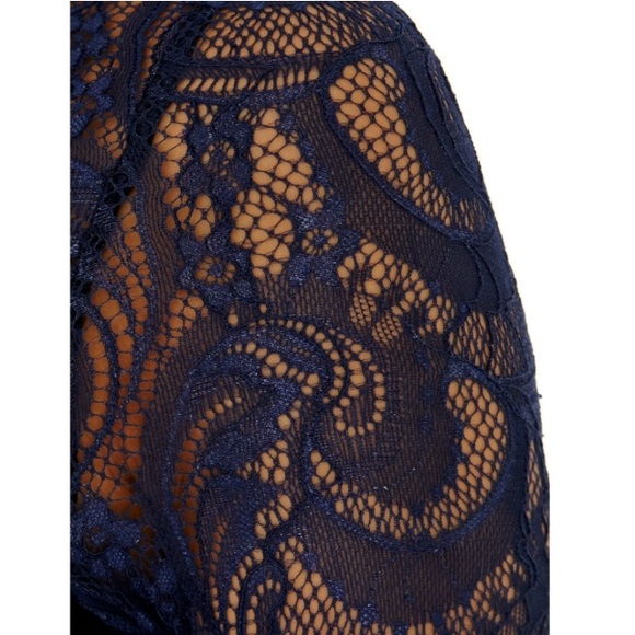 NEW! Velvet and lace dress - Picture 5 of 6