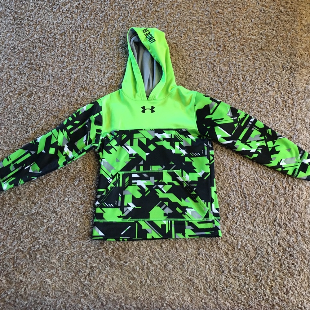 Boys under armour sweatshirt