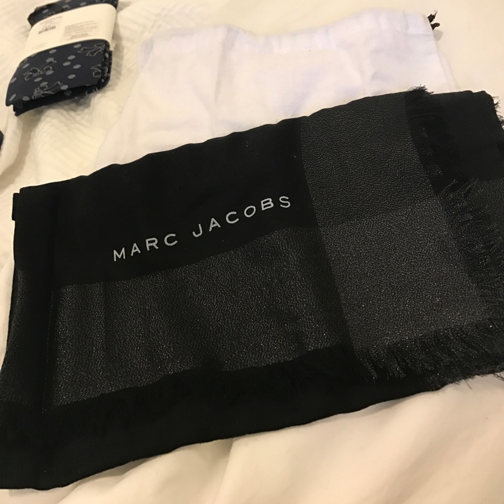 Marc Jacobs Metallic-Border Print Cashmere Scarf