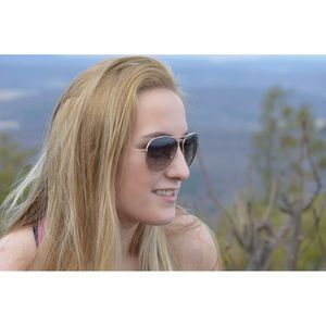 Meet your Posher, Cami