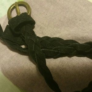 Suede narrow braided belt med