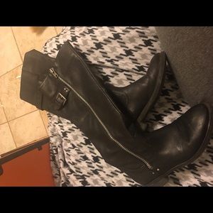 Boots - very comfortable and in great condition