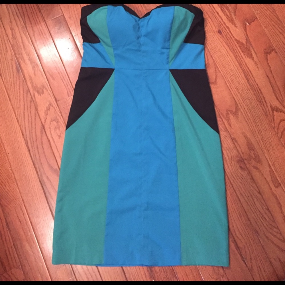Multi-colored strapless sweetheart dress