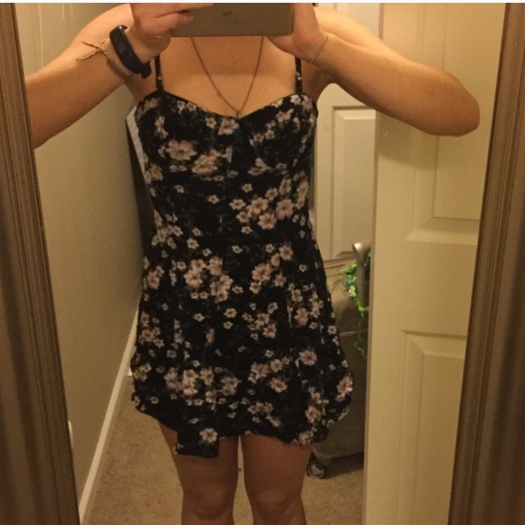 American Eagle Sun Dress - Picture 4 of 4
