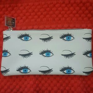 Rodan and Fields Pouch