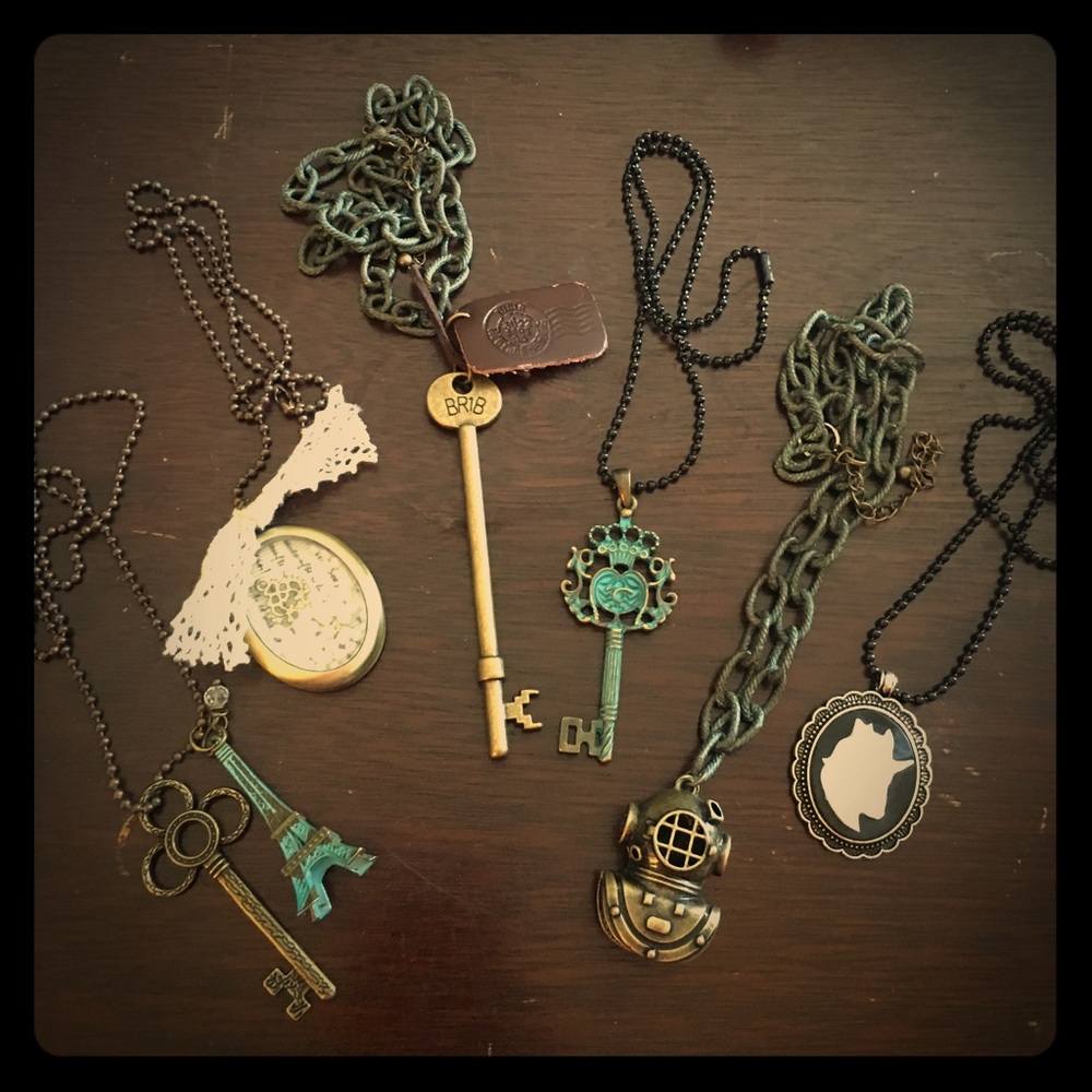 Vintage inspired handmade jewelry 💜