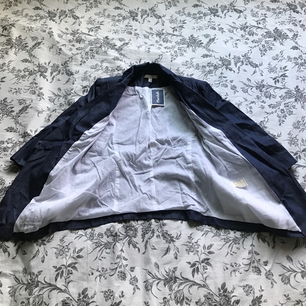 Blazer - Picture 2 of 2
