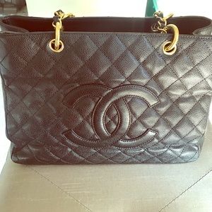 Vintage CHANEL CC mark quilted chain bag black