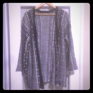 Old Navy Patterned Open Front Cardigan Medium Old Navy Patterned Open Front Cardigan Medium