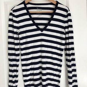 Gap long sleeve dark blue striped tshirt