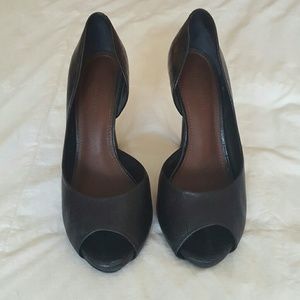 Gianni Bini peep toe heels