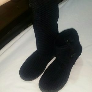 Bearpaw knitted boots