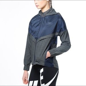 Nike "Windrunner" Windbreaker -- Large