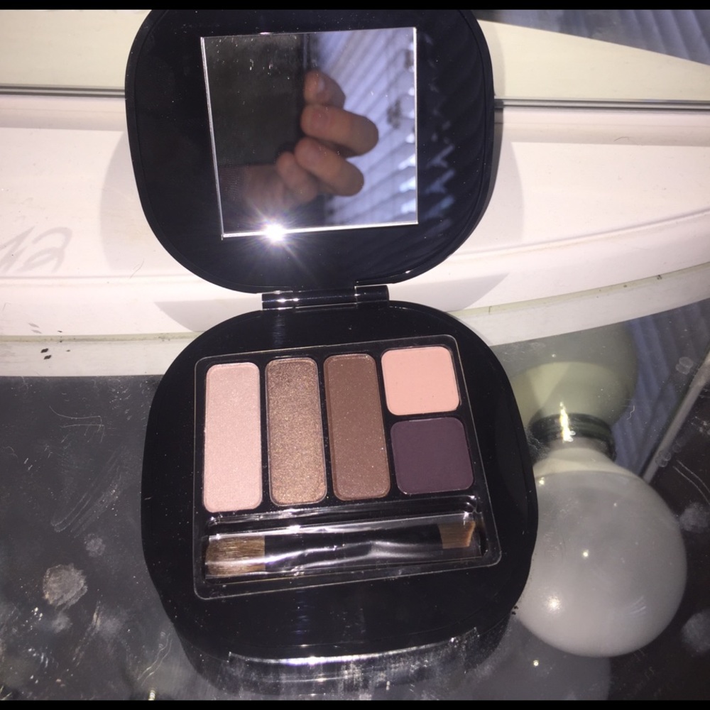 NEVER USED! Mac eyeshadow