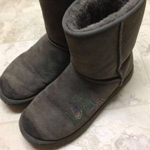 Short grey uggs
