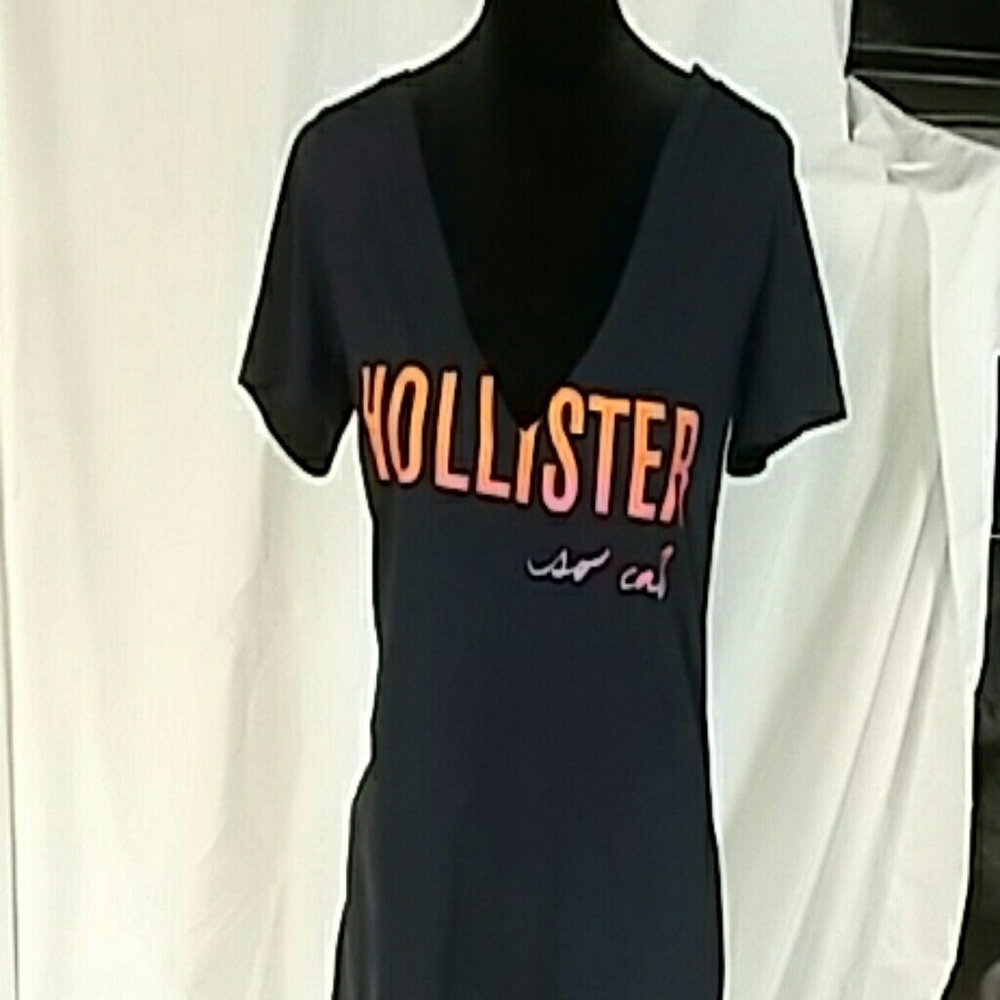 NWT BUNDLE OF 2 HOLLISTER T SHIRTS