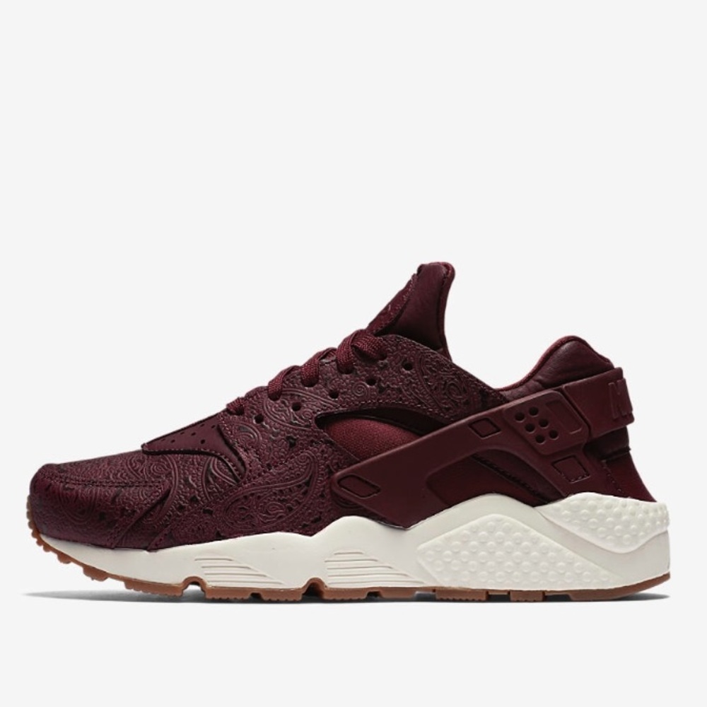 👟👟Nike Huarache shoes brand new in box women’s