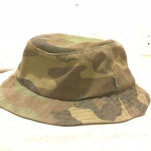 Huf camo bucket hat