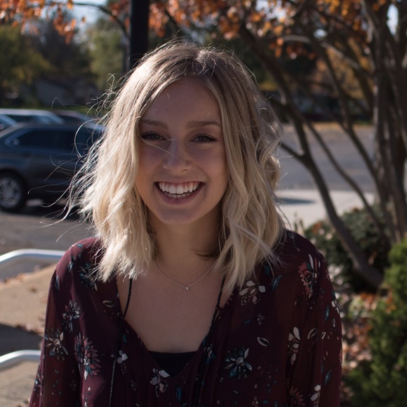 Meet your Posher, Caroline - Picture 1 of 1