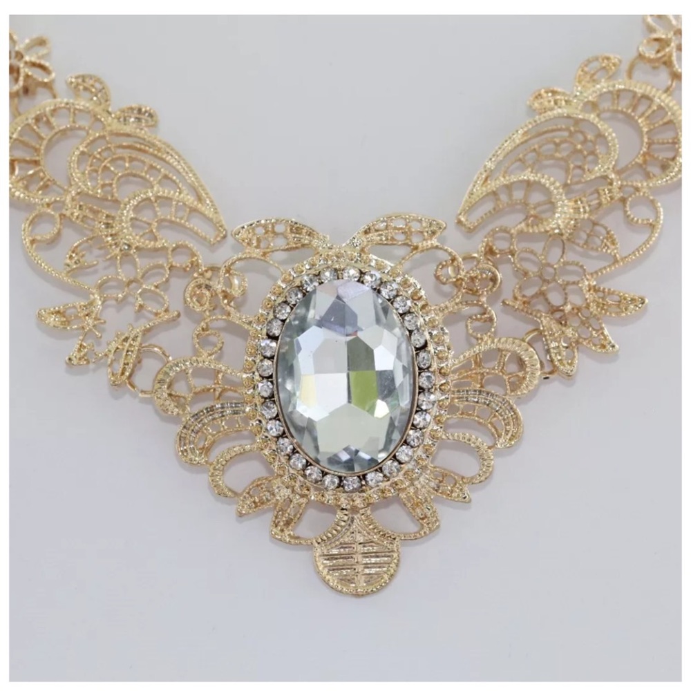 Gold Filigree Clear Crystal Victorian Necklace D15 - Picture 2 of 3