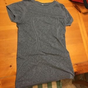 Swiftly Tech Short Sleeve Shirt