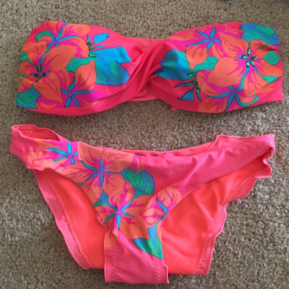 Neon hibiscus bikini!!