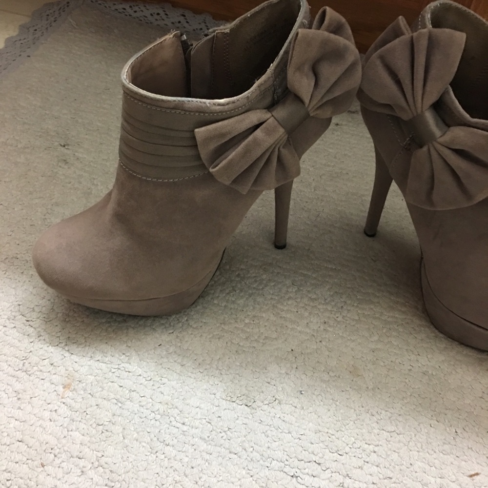Wink booties