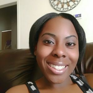 Meet your Posher, Janelle