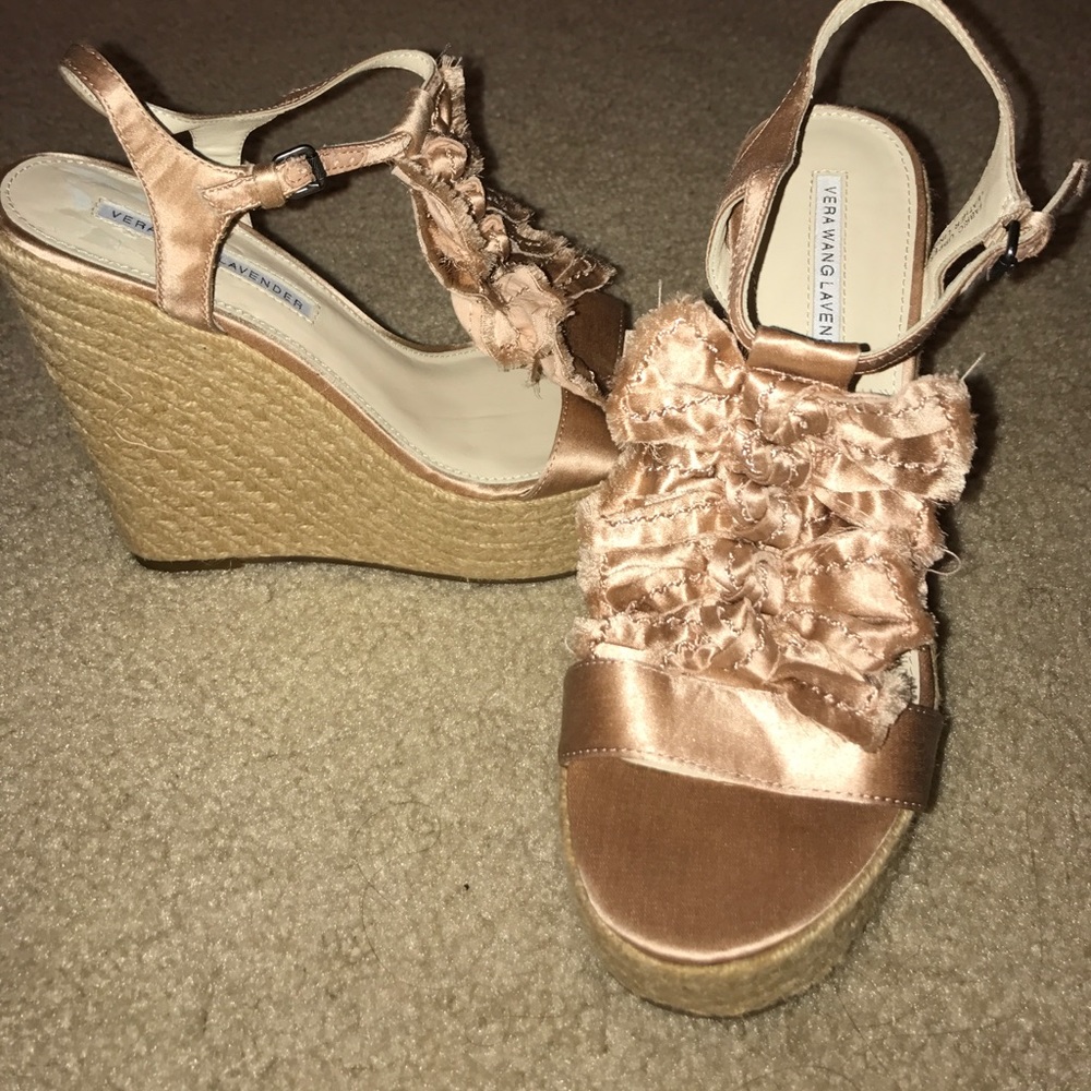 Vera wang lavender bow light pink silk wedge 🎀🎀