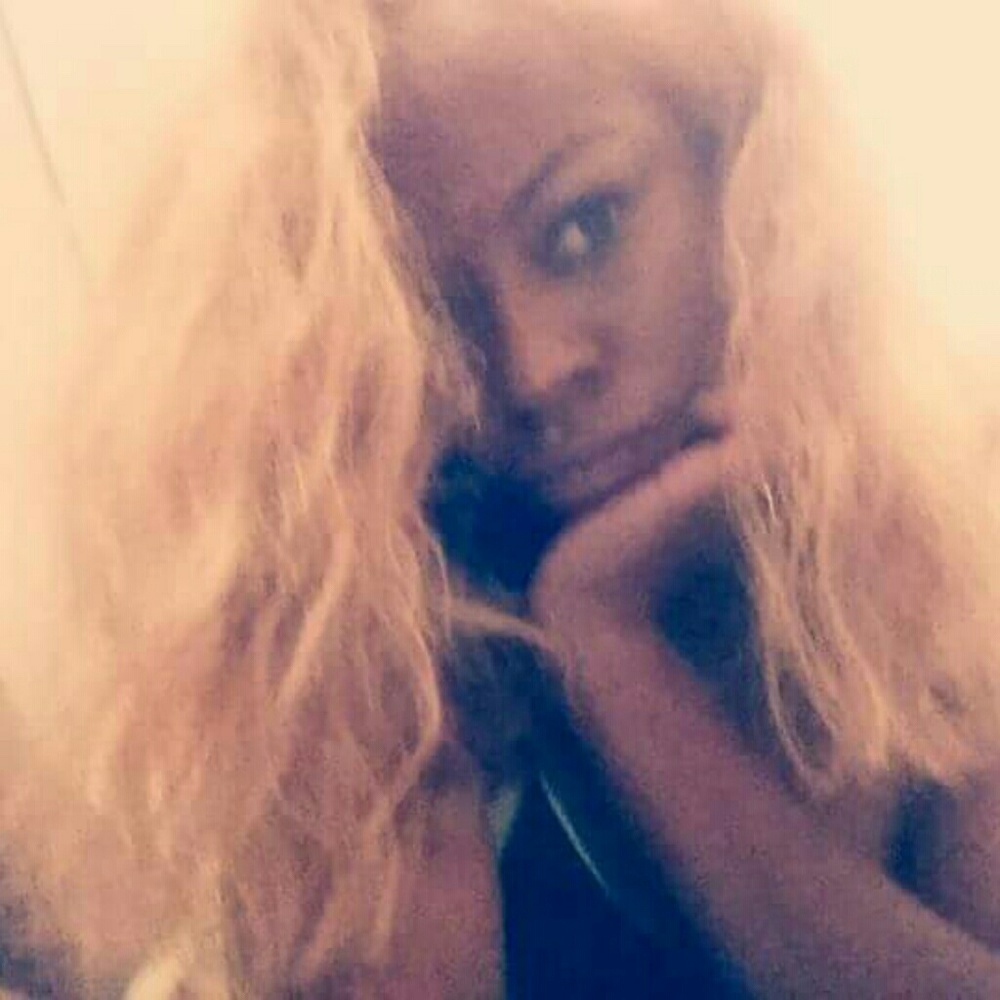 Meet your Posher, Revia