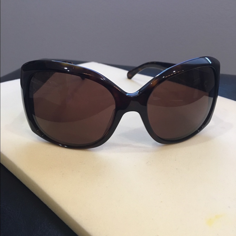 Authentic CHANEL tortoise shell sunglasses