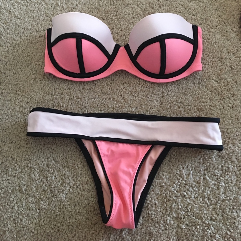 Coral spandex bikini!!