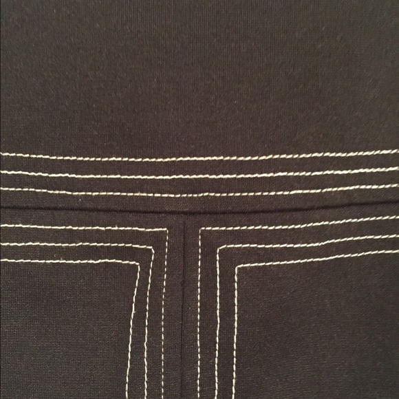 Express size 9/10 black pencil skirt - Picture 2 of 3