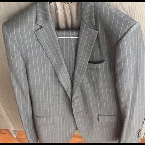 Burberry medium weight men's suit.