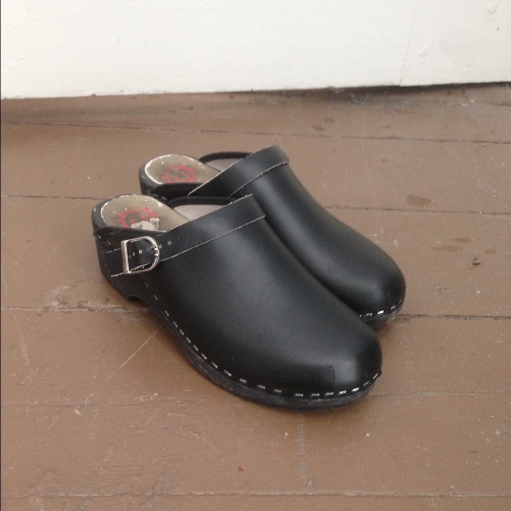 Swedish clogs - black, wooden sole