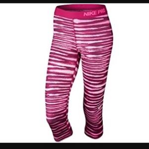 Nike pro capris